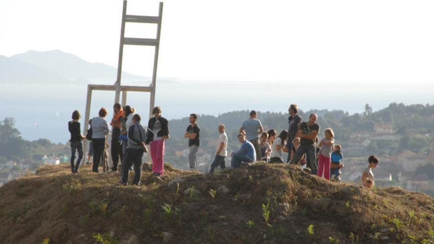 Numerosas personas visitaron ayer la silla.  // Gonzalo Núñez