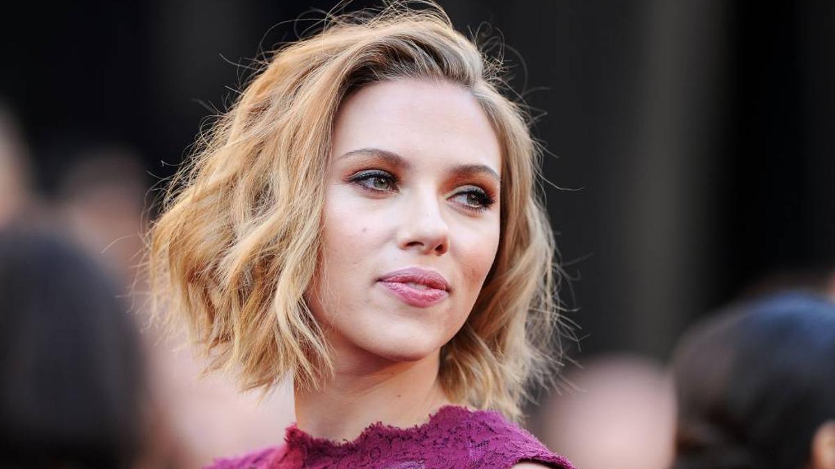 Scarlett Johansson lanza The Outset, su marca de cuidado de la piel