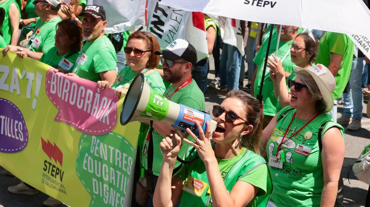 La lucha docente vuelve a las calles de Alicante en la segunda semana de huelga