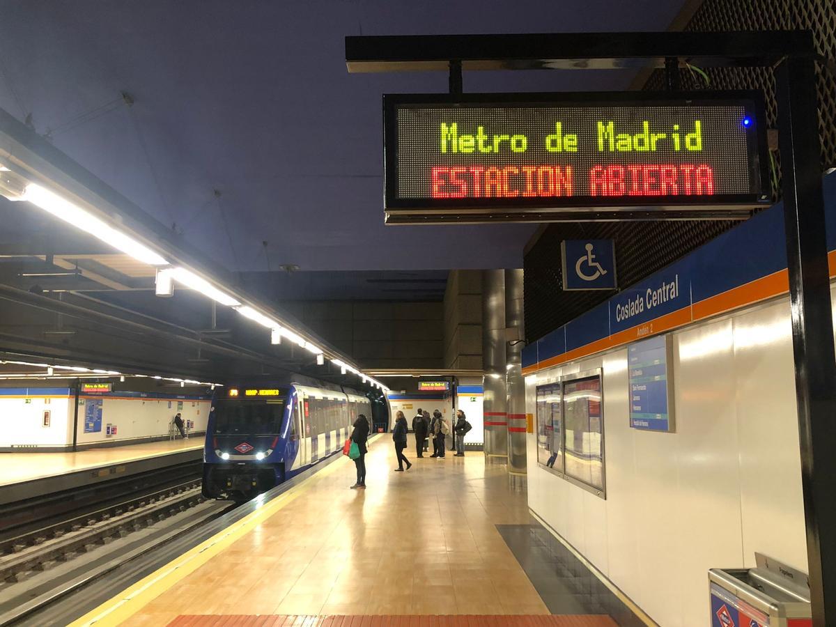 Uno de los andenes de la estación Coslada Central.