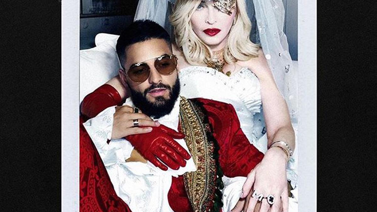 Maluma y Madonna en la portada del single Medellín