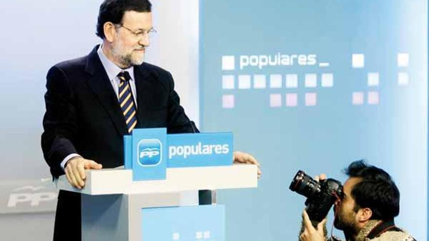 Rajoy, durante la conferencia de prensa en la que presentó su &quot;plan anticrisis global&quot;.