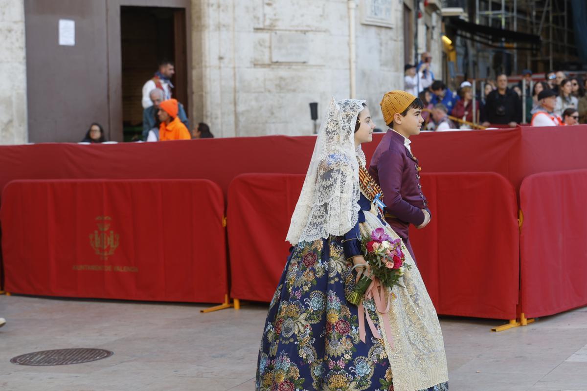 Todas las fotos de la ofrenda del 17 de marzo por la calle San Vicente hasta las 18:30 horas
