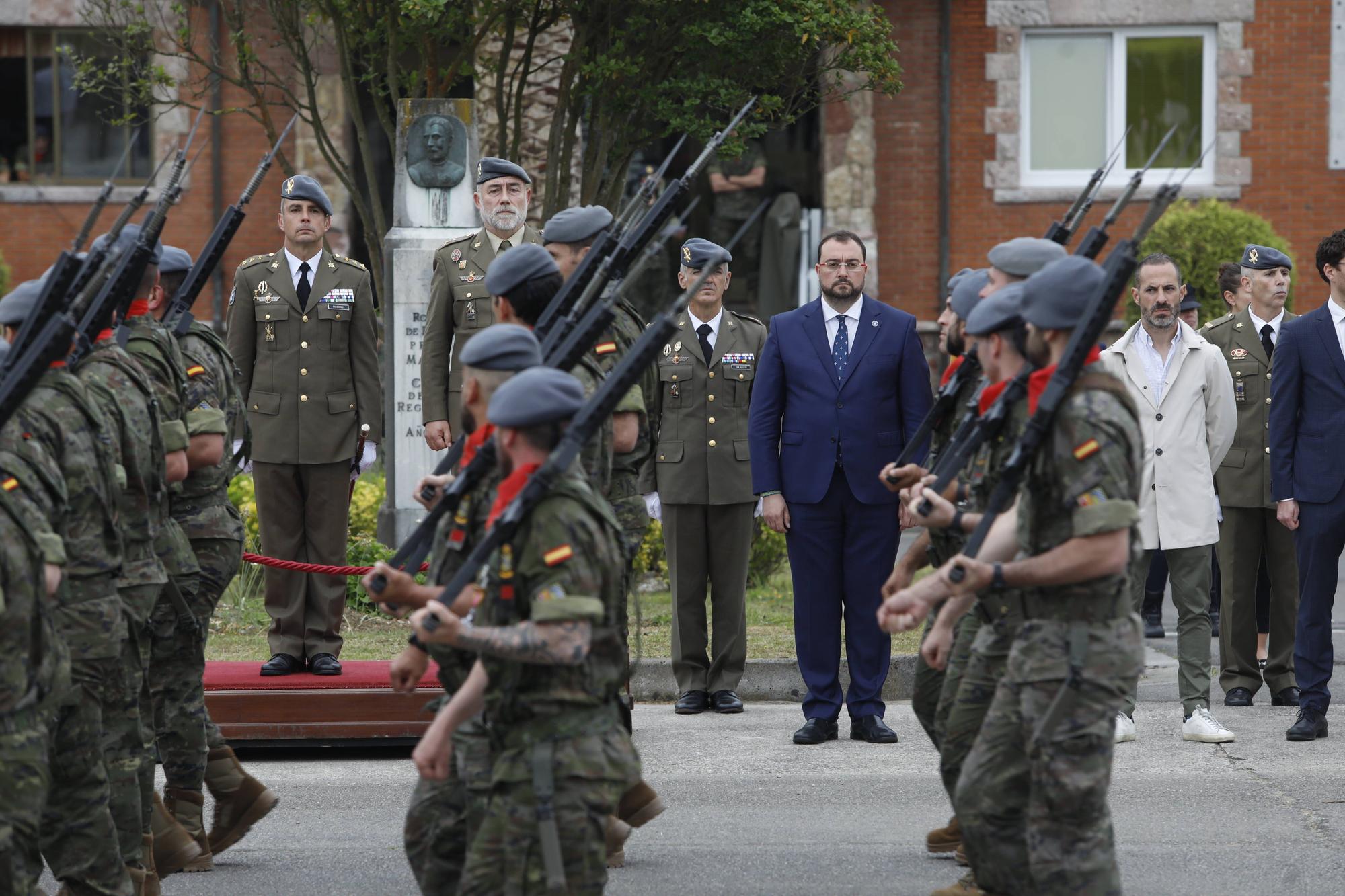 Parada militar en el acuartelamiento "Cabo Noval"