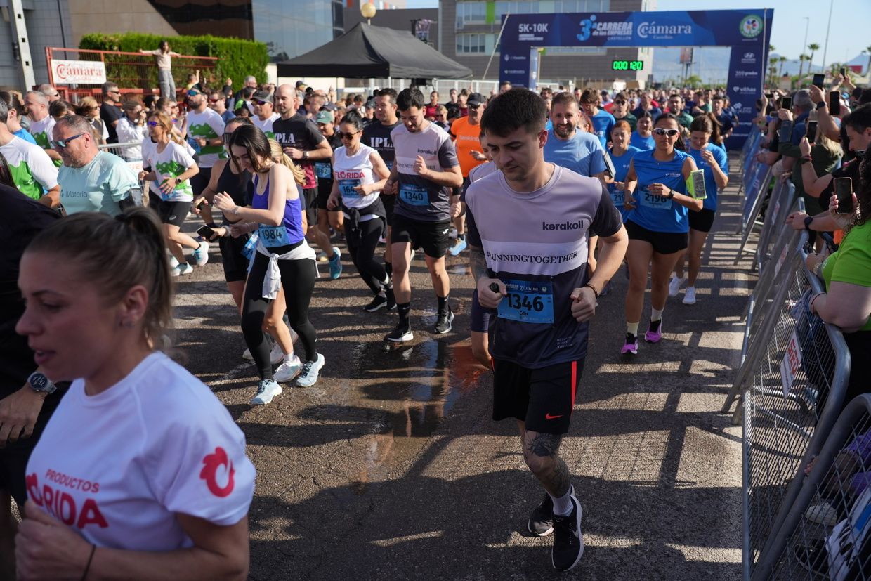 Búscate en las fotos de la Carrera de las Empresas en Castellón