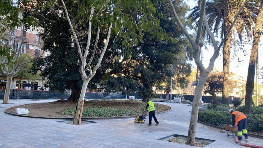Ya se ha sustituido un 40% del pavimento de la plaza. | MIGUEL VICENS