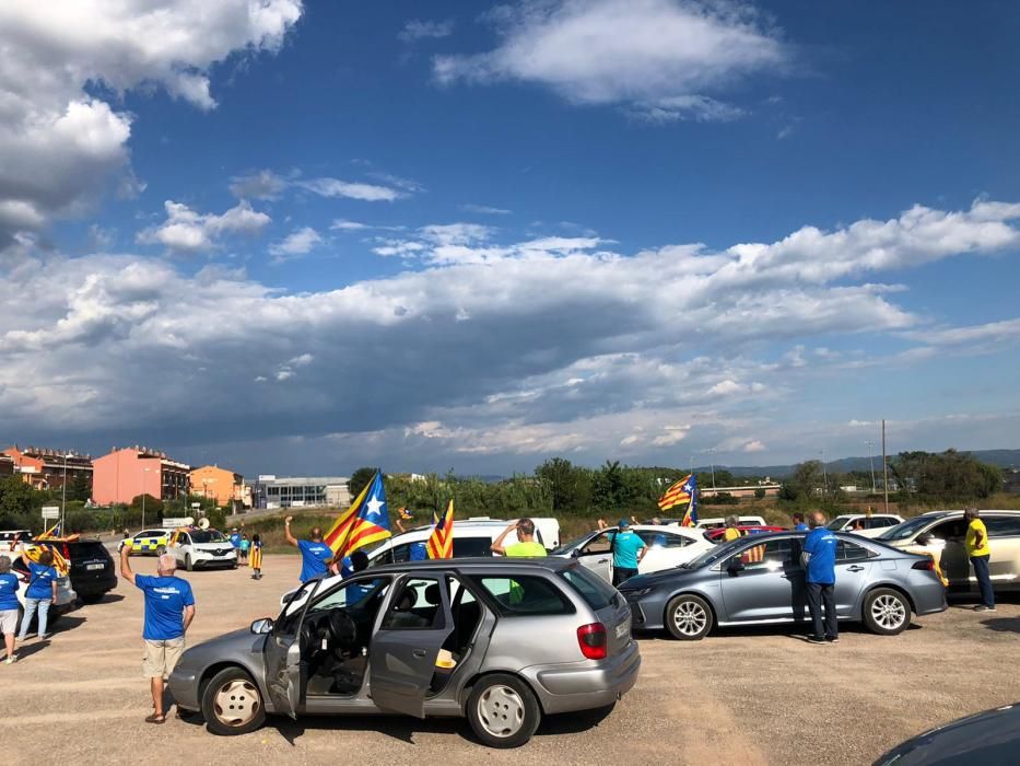 La rua de vehicles cap a Lledoners arrenca a Santpedor amb una cinquantena de cotxes
