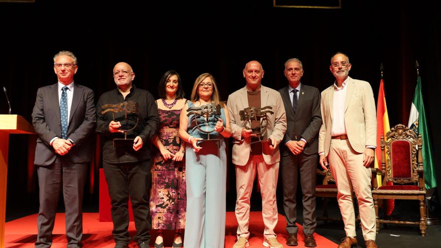 La Concordia emociona a Herrera del Duque en la II Gala de los Premios Inés de Herrera