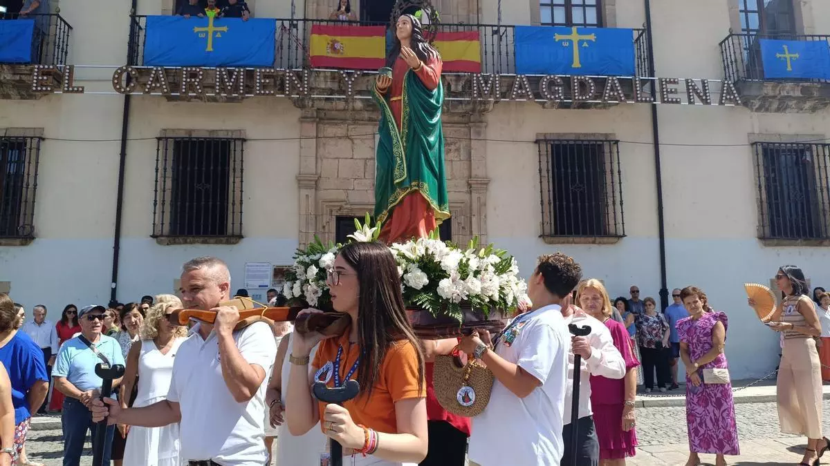 Cangas del Narcea disfruta con el día de la patrona y lanza su última gran tirada: 4.20 minutos para honrar a La Magdalena