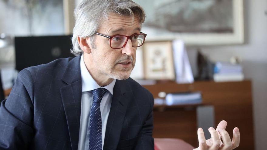 El consejero de Hacienda, Luis Alberto Marín, el pasado viernes en su despacho de la Consejería.