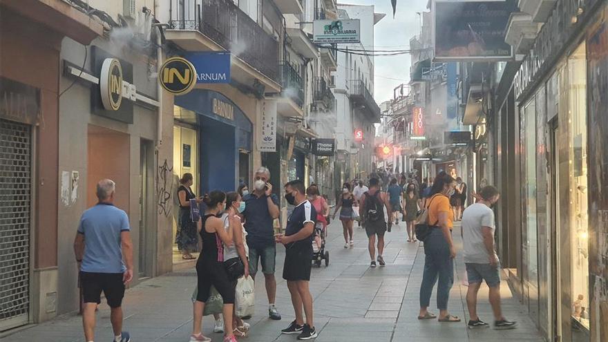 La policía pone 32 multas por no usar mascarilla y una por exceso de aforo