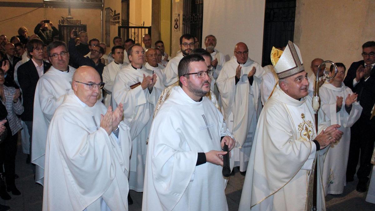 El arzobispo Benavent presidió la misa de inauguración de la nueva comunidad.