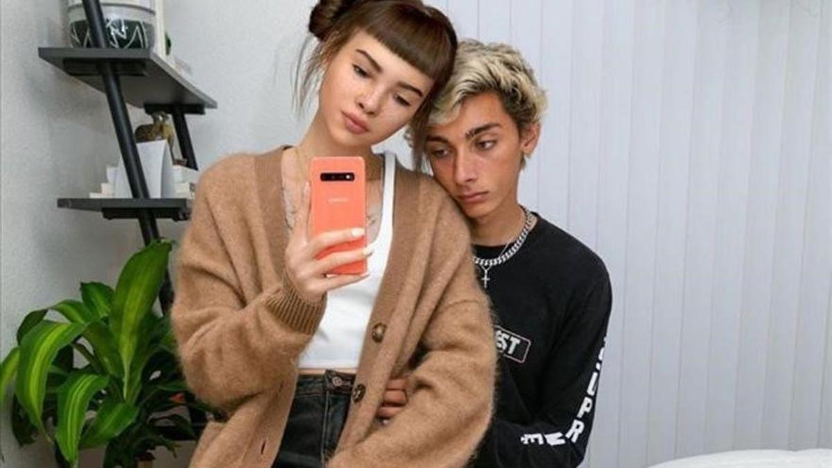 La estrella virtual Lil Miquela, con su exnovio humano Nick.