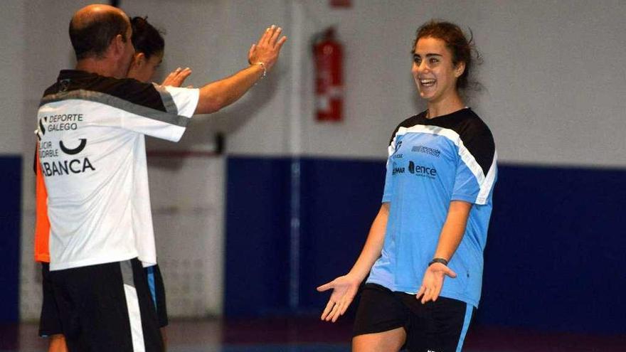 Carolina Agulla, durante un entrenamiento con el Poio Pescamar. // G. Santos