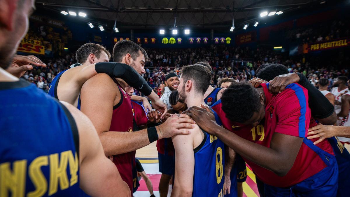 Los jugadores del Barça tienen que esperar para viajar a Málaga