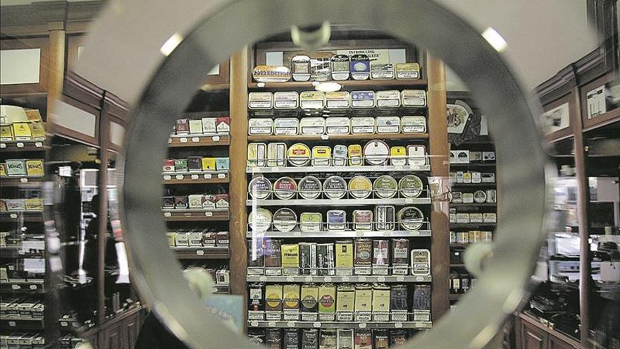 La venta de cigarrillos en Castellón remonta el pasado año pero todavía es la mitad que en el 2008