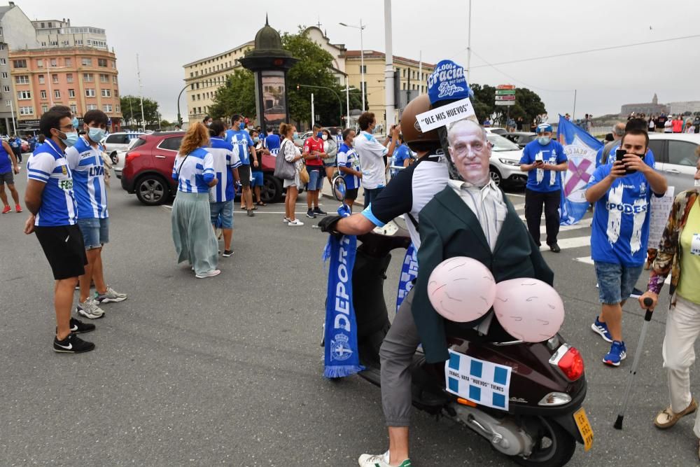 La caravana en defensa del Deportivo colapsó el tráfico en varios puntos de A Coruña.