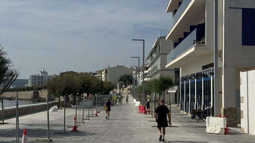 L&#039;Escala obre parcialment el nou tram renovat del front de mar