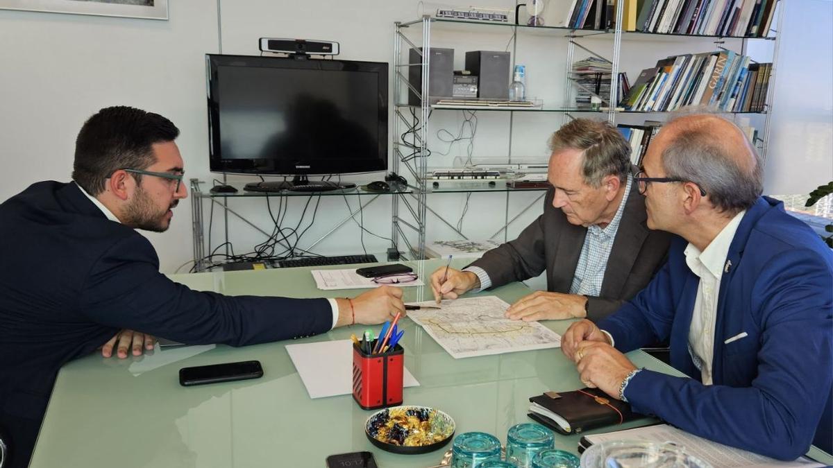 Troyano, Dómine y Segarra en la reunión de ayer.