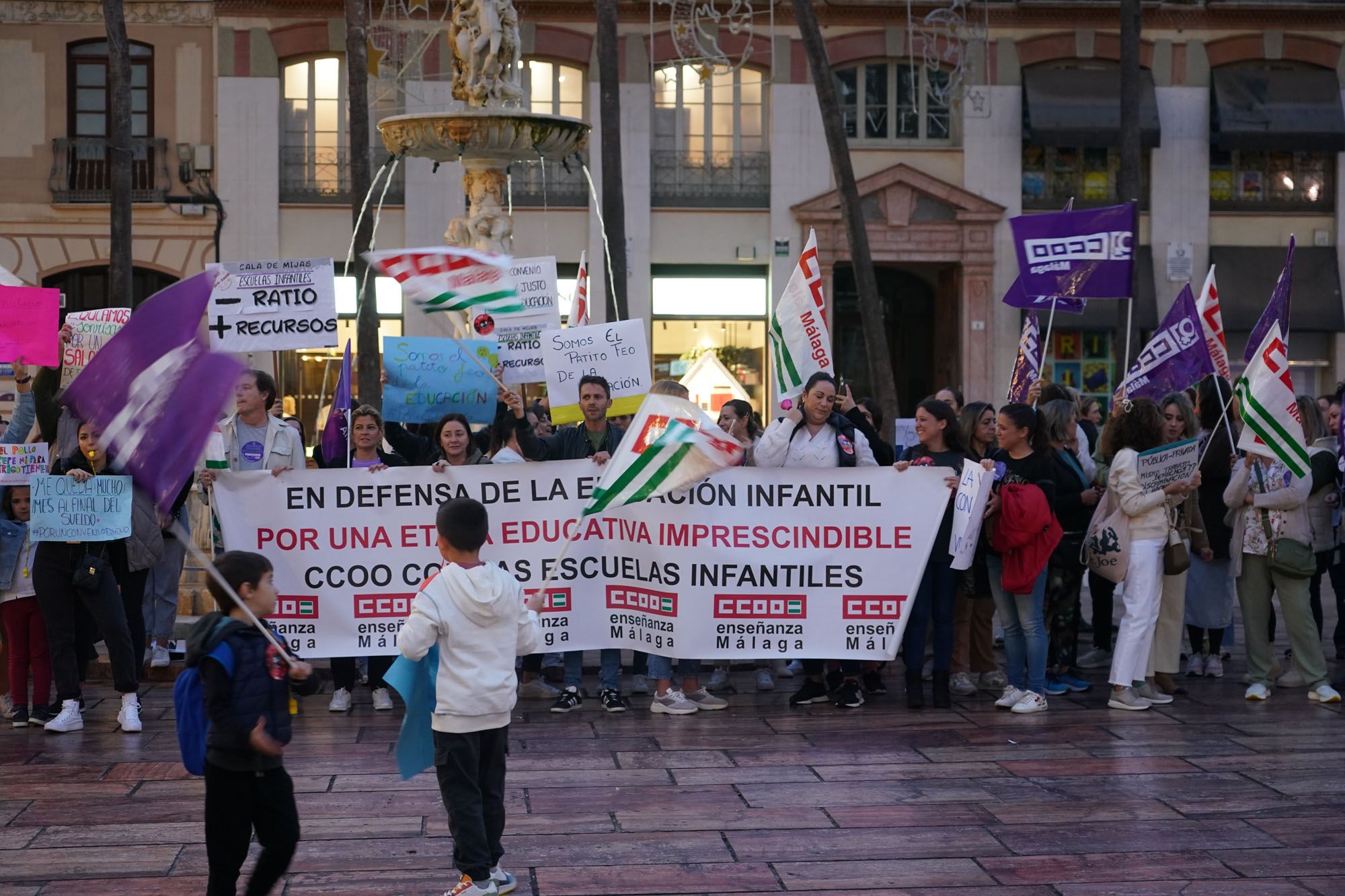 Protesta en defensa de la educación infantil, en la plaza de la Constitución.