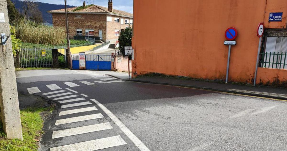 La bajada desde la PO-313 hasta el centro escolar. | S.A.