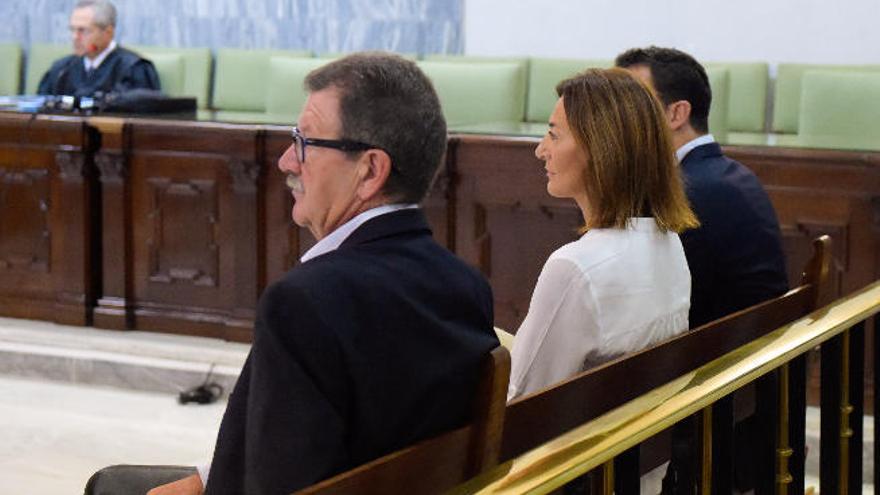 Montelongo reclama 15.000 euros al Cabildo para pagar a su abogado