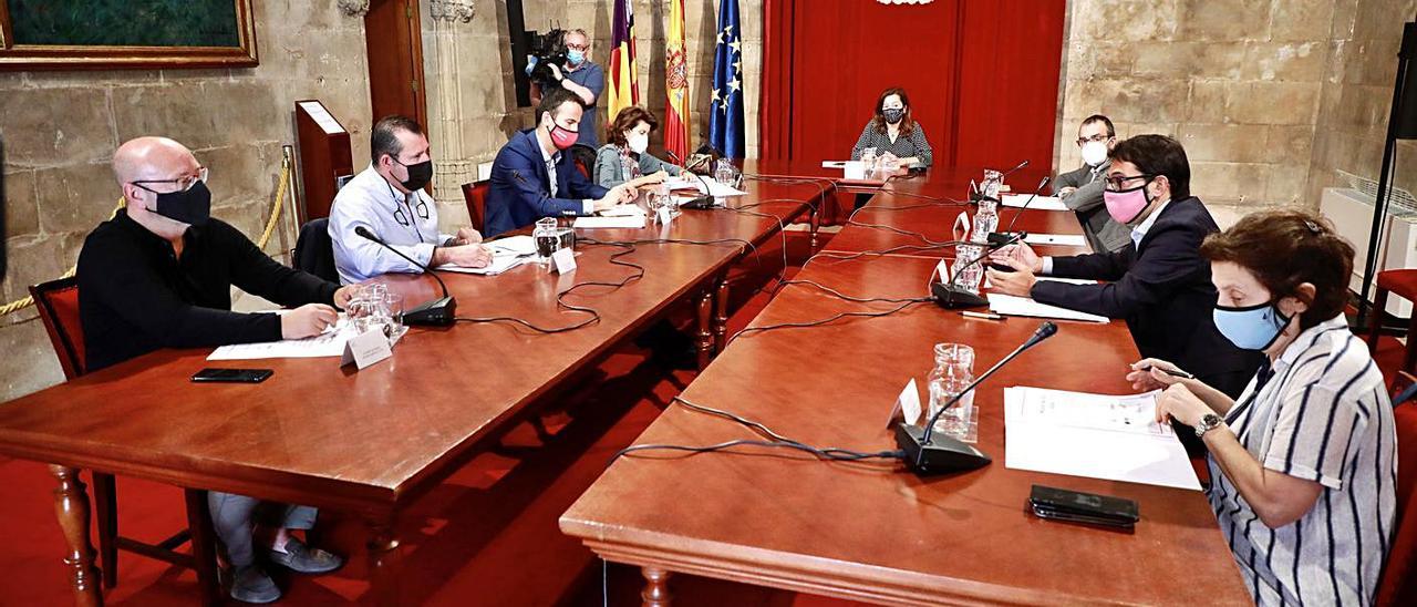 Patronales, sindicatos y Govern en la Mesa del Diálogo Social. | CAIB