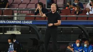 Koeman durante un encuentro