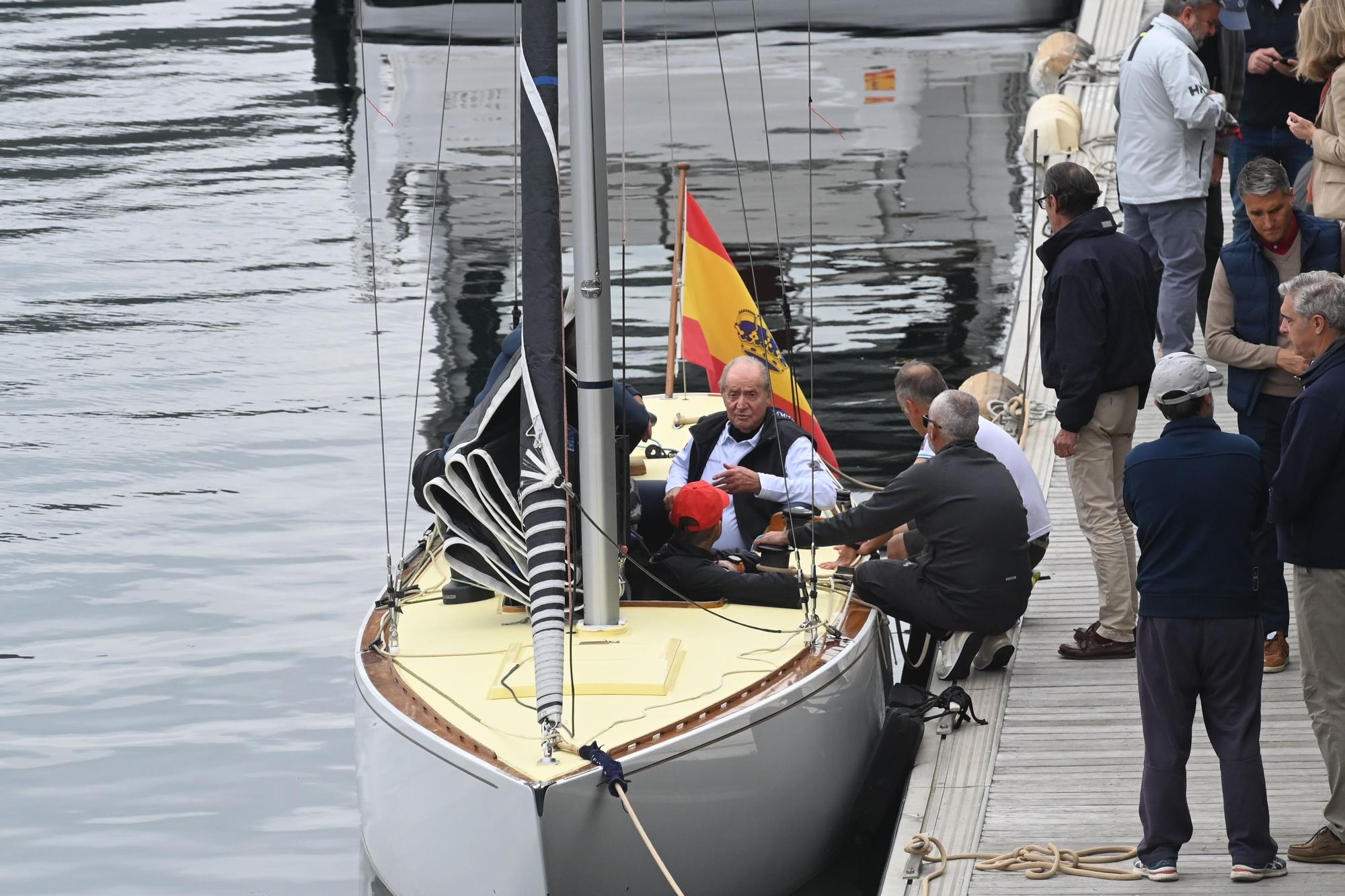 El rey emérito, Juan Carlos I, ya navega por aguas de Sanxenxo