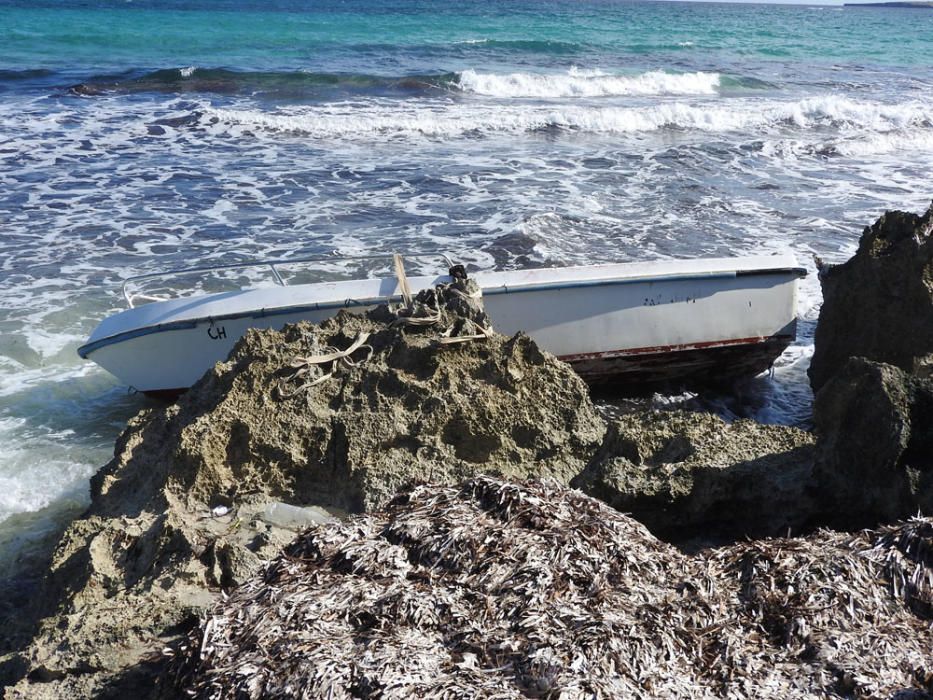 Llega una patera a Formentera