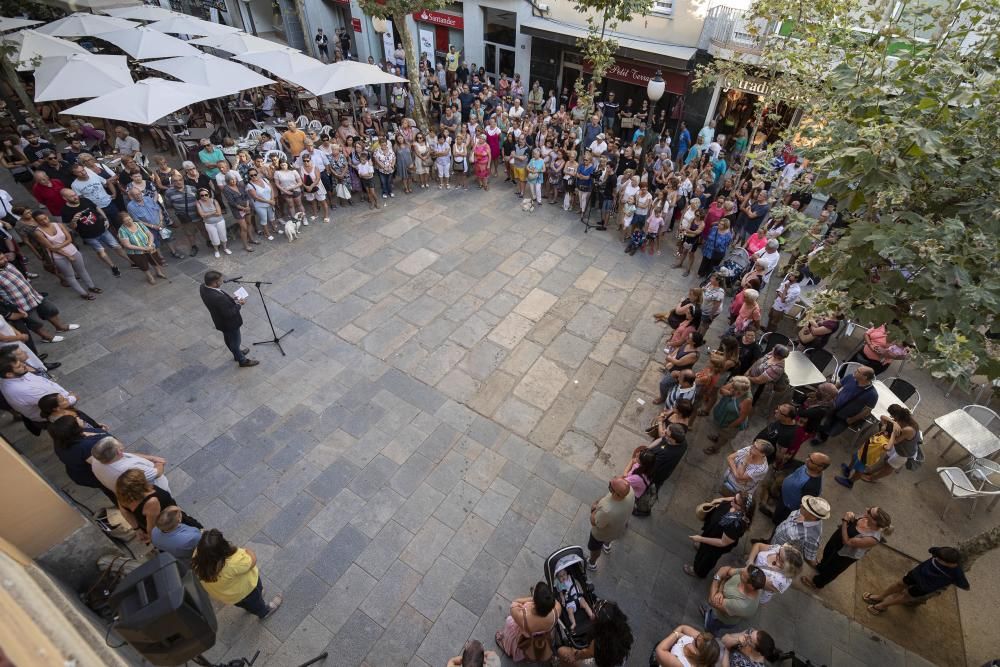 Centenars de blanencs surten al carrer per rebutjar la violació en grup d'una noia