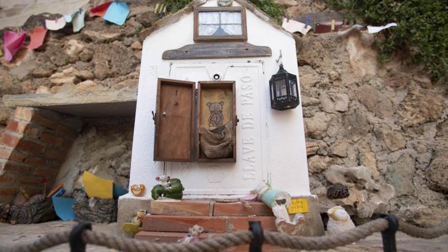 Nuevo ataque vandálico a la casa del ratoncito Pérez en Navarrés