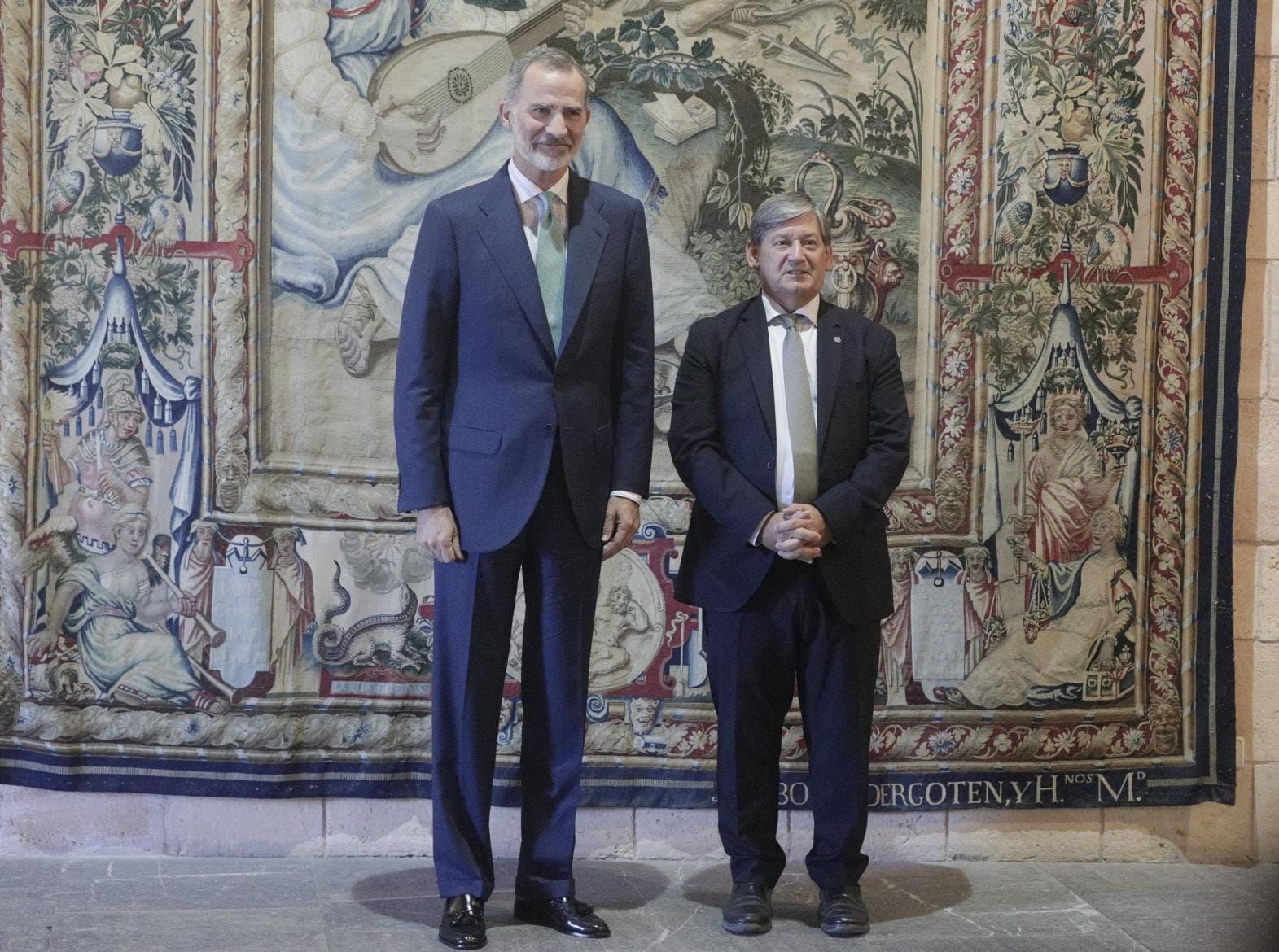 Felipe VI recibe a la principales autoridades de Baleares en el Palacio de la Almudaina