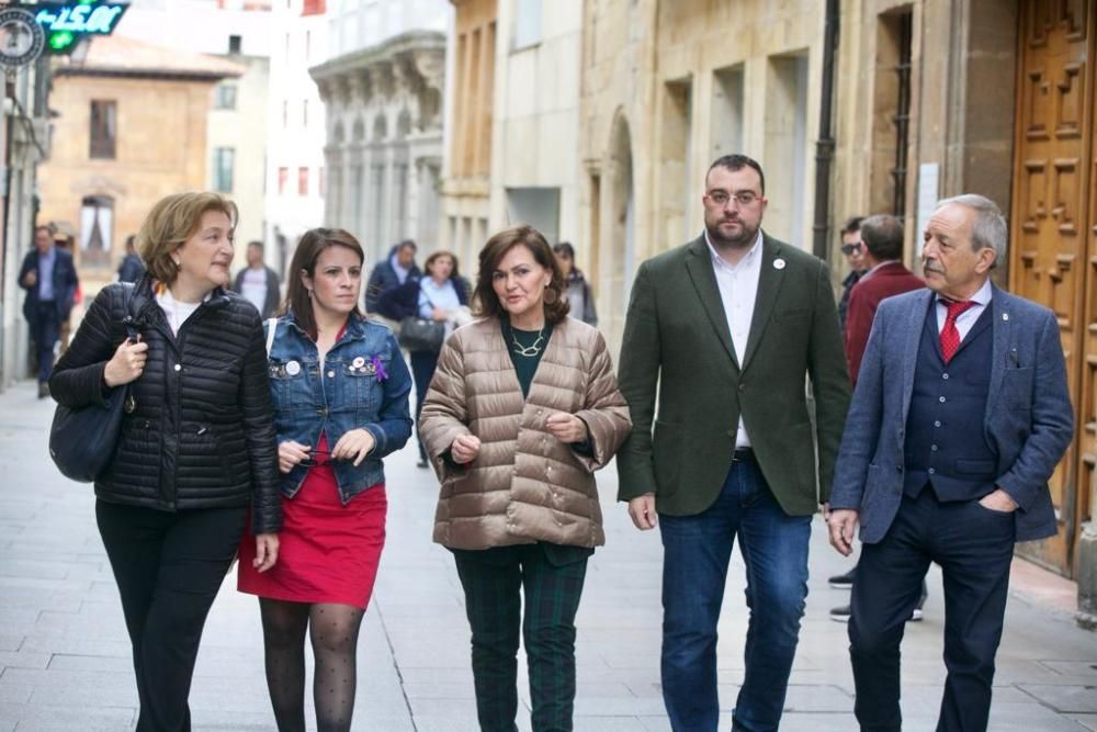 Mitin del PSOE y paseo de Carmen Calvo por Oviedo