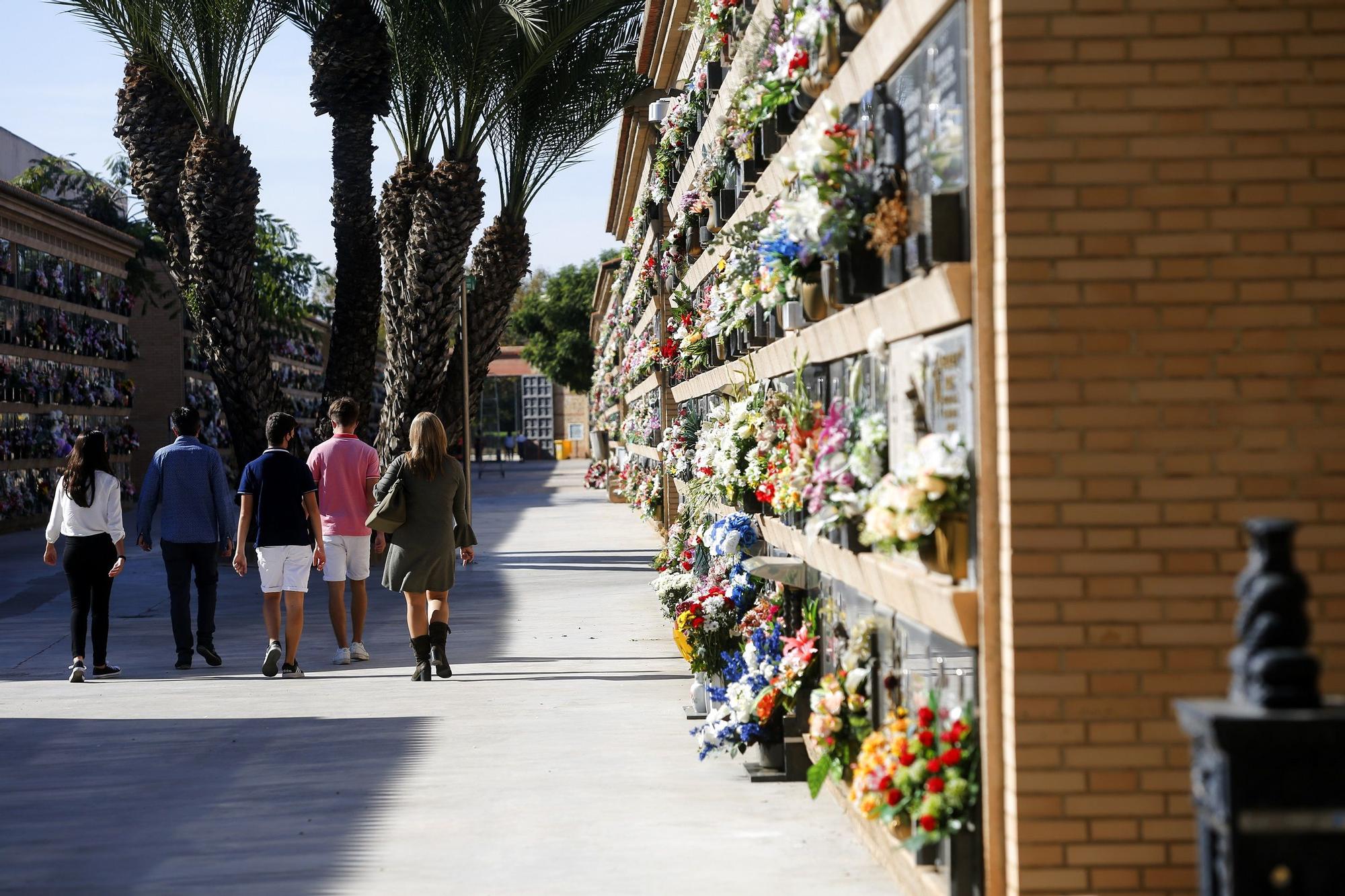 Los cementerios de València, vacíos el día de Todos los Santos