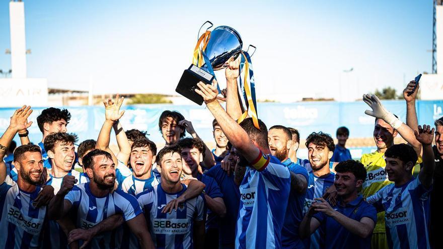 Premio a la fidelidad: El Club de Fútbol Gandia propone a sus socios mantener los precios de pases para la próxima temporada