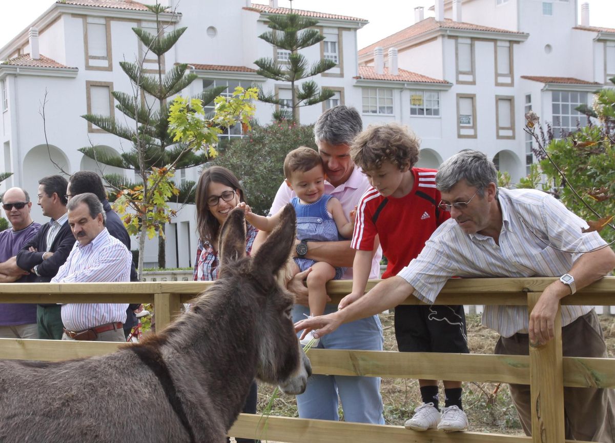 Asistentes a la presentación del proyecto de los burros "fariñeiros", en 2011.