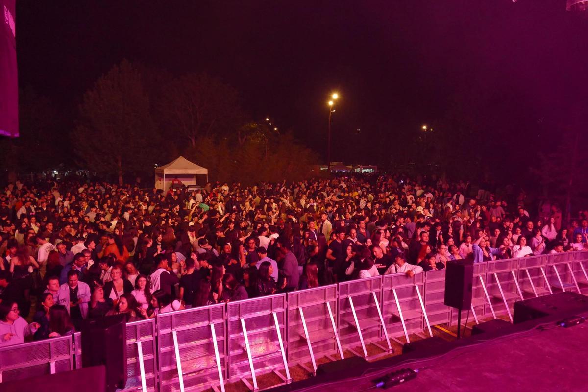 Flaix FM i Lia Jensen omplen la primera nit de Barraques al Rampell