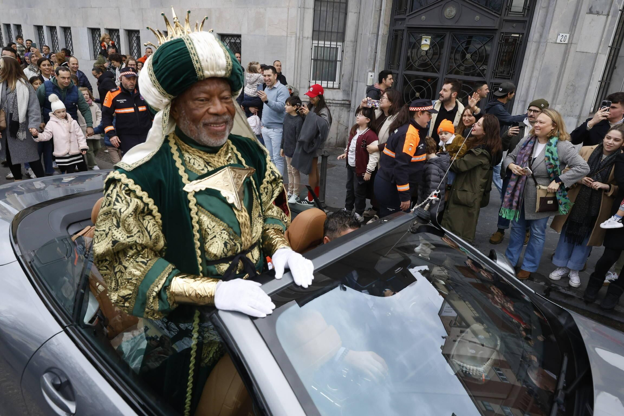 En imágenes: Los Reyes Magos desembarcan en Gijón