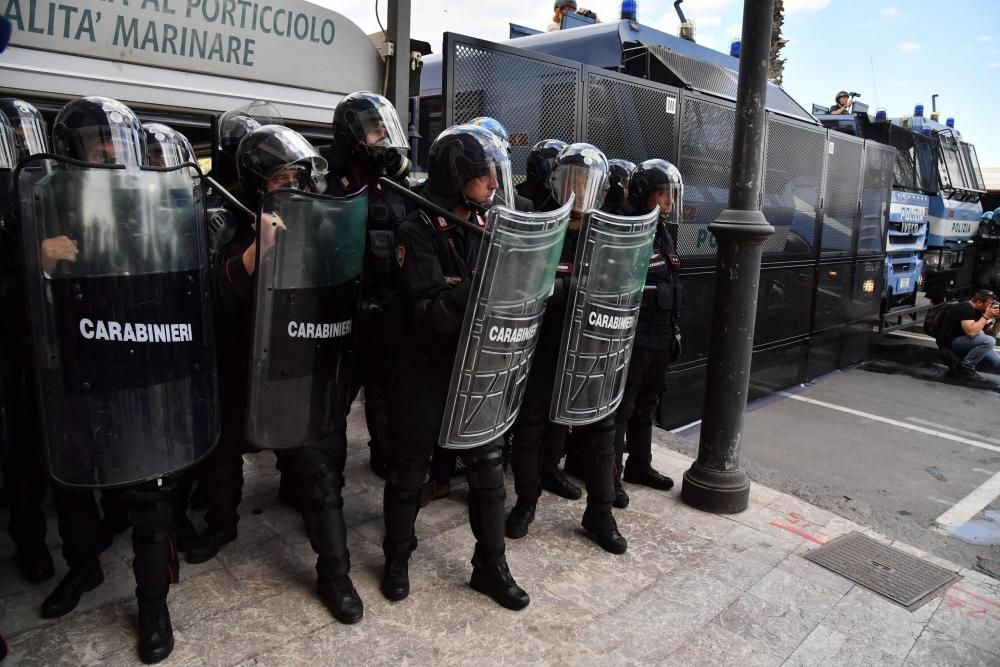 Choques entre policías y manifestantes en el G7