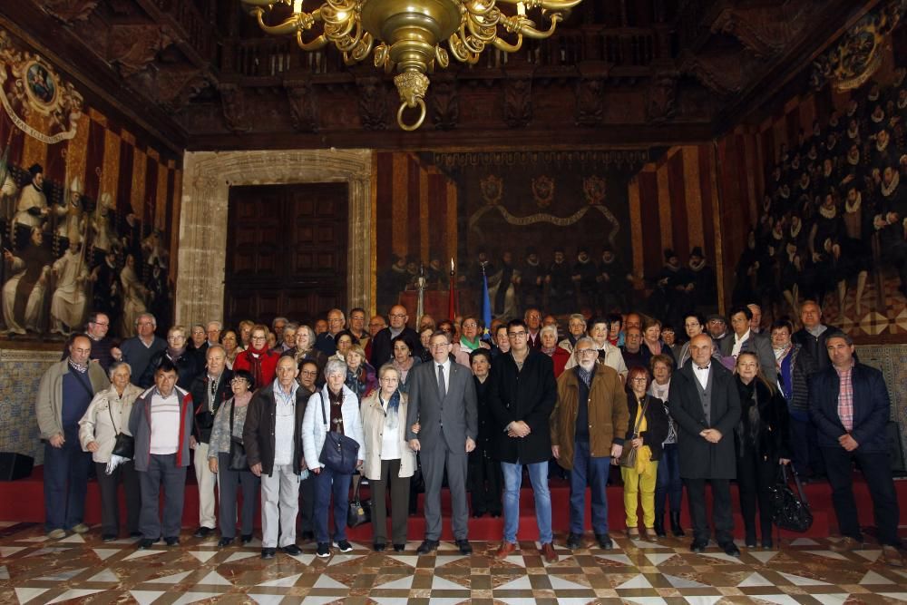 Vecinos de Morella, de visita en el Palau de la Generalitat