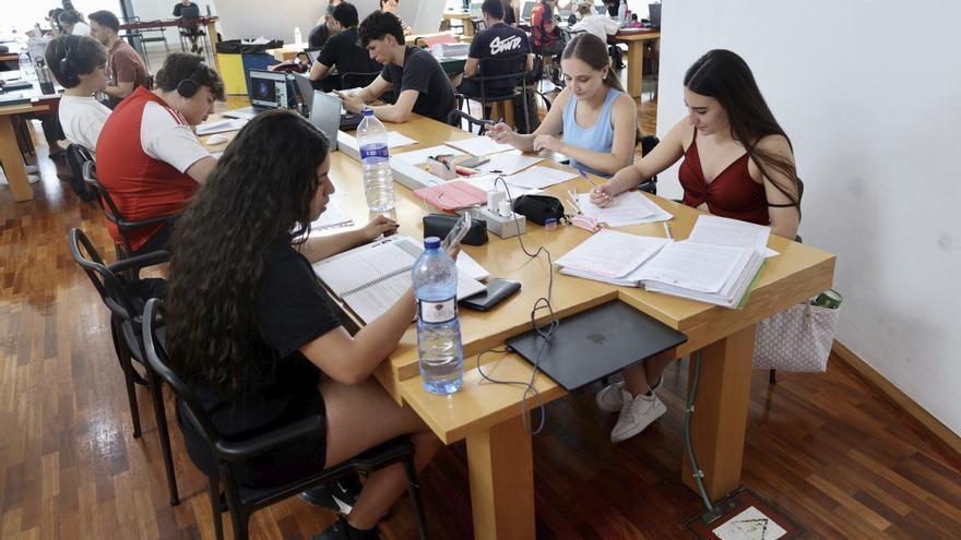Casi 8.000 alumnos se presentan a la PAU en la Región de Murcia: 
