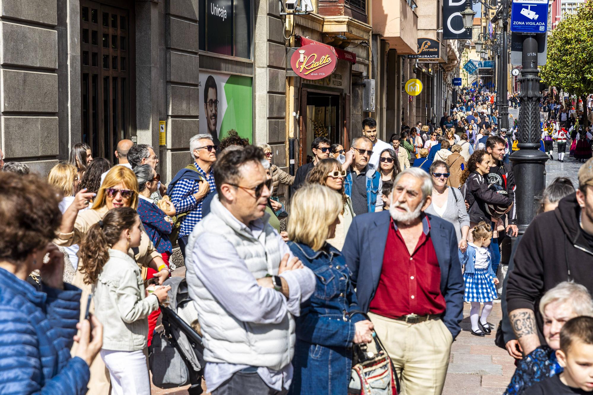 Gran éxito de la feria de La Ascensión en Oviedo