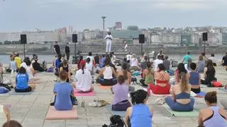 A Coruña se sumó al Día Internacional del Yoga con la participación de la Embajada de la India