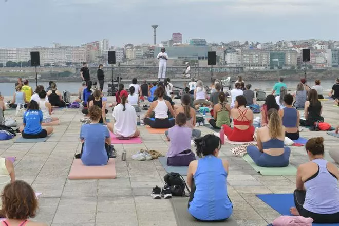 A Coruña celebra el Día Internacional del Yoga