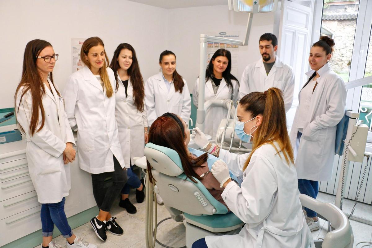 Prácticas de higienistas dentales.