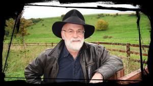 Multimèdia | Terry Pratchett, la biografia de l’únic terraplanista intel·ligent