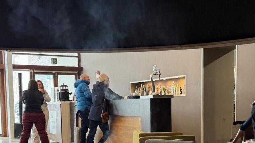 El alud no desalienta a los 350 clientes aislados en Panticosa: “Están animados y disfrutando del balneario y de la nieve”