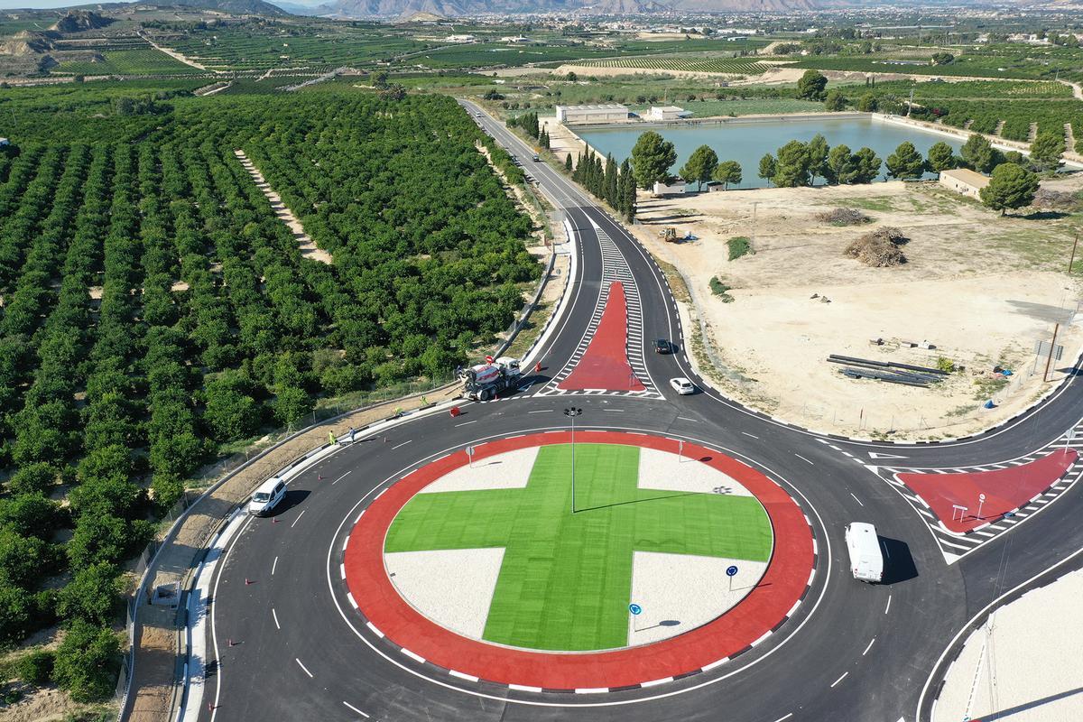 Vista aérea de una de las cinco glorietas construidas para mejorar la seguridad de la CV-95