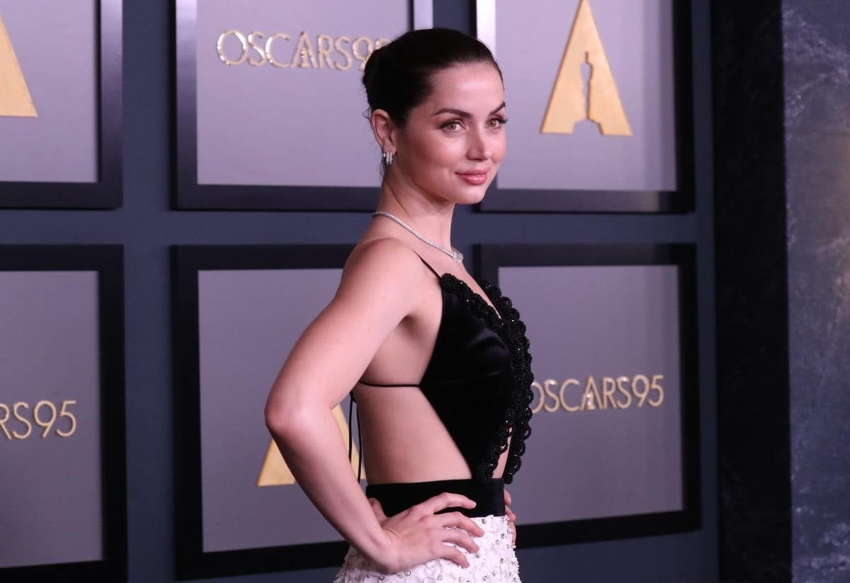 Ana de Armas triunfa con un elegante vestido de Louis Vuitton en los Oscars  2023